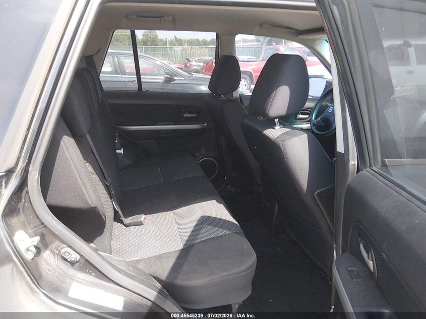 2006 Suzuki Grand vitara VIN JS3TD944X64103397 IAAI salvage auction — NORMAL WEAR, Clear (Kansas), sold $1,550 on 2026-07-10 (photo 8)
