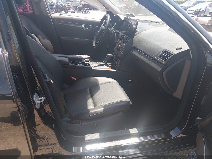 2009 Mercedes-benz C class VIN WDDGF81X79R050271 IAAI salvage auction — LEFT FRONT, Salvage (Pennsylvania), sold $275 on 2026-07-22 (photo 5)
