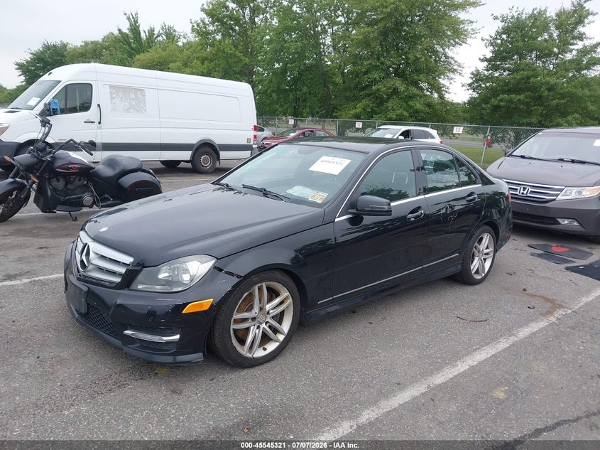 2013 Mercedes-benz C-klasse VIN WDDGF8AB7DR253254 IAAI salvage auction — WATER/FLOOD, Salvage (New Jersey), sold $975 on 2026-07-31 (photo 2)