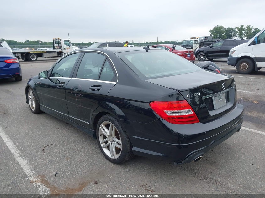 2013 Mercedes-benz C-klasse VIN WDDGF8AB7DR253254 IAAI salvage auction — WATER/FLOOD, Salvage (New Jersey), sold $975 on 2026-07-31 (photo 3)