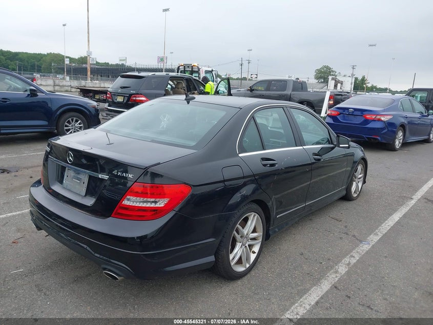 2013 Mercedes-benz C-klasse VIN WDDGF8AB7DR253254 IAAI salvage auction — WATER/FLOOD, Salvage (New Jersey), sold $975 on 2026-07-31 (photo 4)