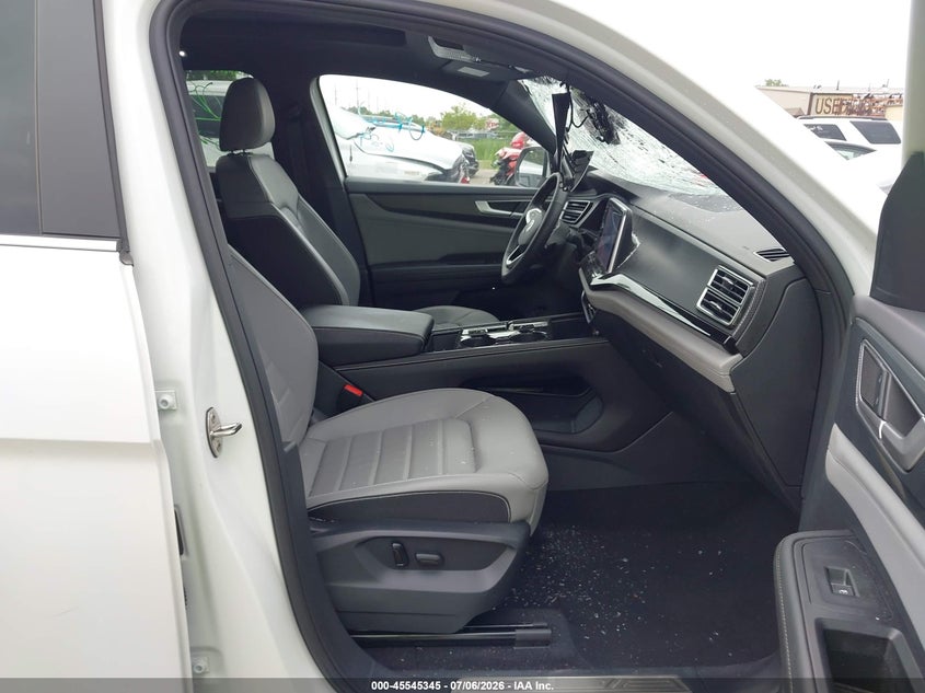 2025 Volkswagen Atlas cross sport VIN 1V2BE2CA6SC228952 IAAI salvage auction — FRONT END, Clear (Michigan), sold $7,800 on 2026-07-23 (photo 5)