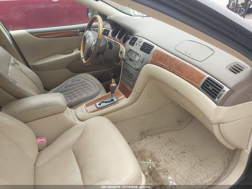 2005 Lexus Es 330 VIN JTHBA30G955069119 IAAI salvage auction — REAR END, Salvage (Rhode Island), sold $225 on 2026-08-01 (photo 5)