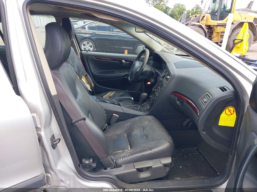 2004 Volvo S60 VIN YV1RS61T042341271 IAAI salvage auction — LEFT & RIGHT, Salvage (New Jersey), sold $225 on 2026-08-18 (photo 5)