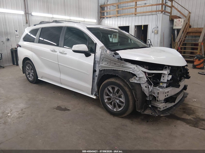 2025 Toyota Sienna VIN 5TDYSKFC3SS160982 — IAAI salvage auction photo