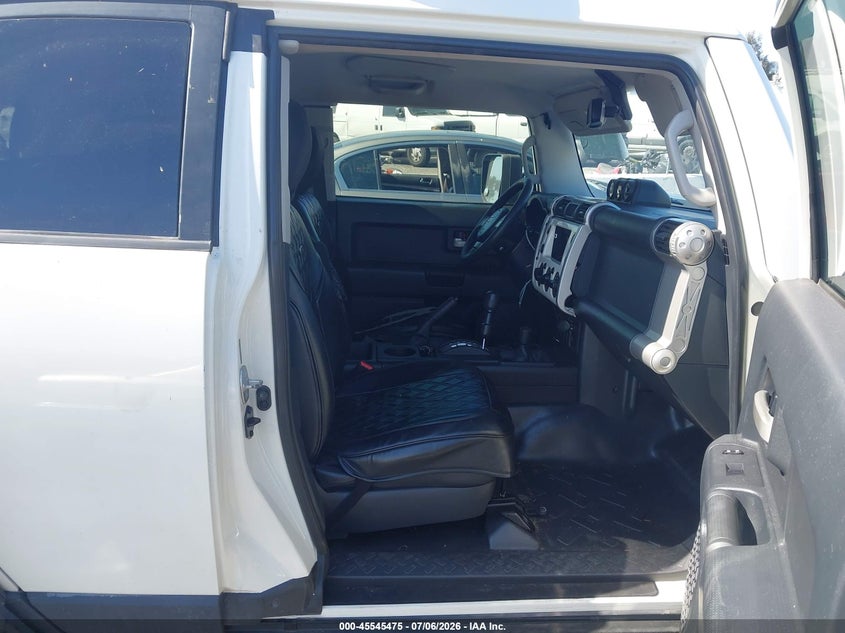 2012 Toyota Fj cruiser VIN JTEBU4BF7CK121893 IAAI salvage auction — UNDERCARRIAGE, Salvage (California), sold $9,800 on 2026-07-23 (photo 5)