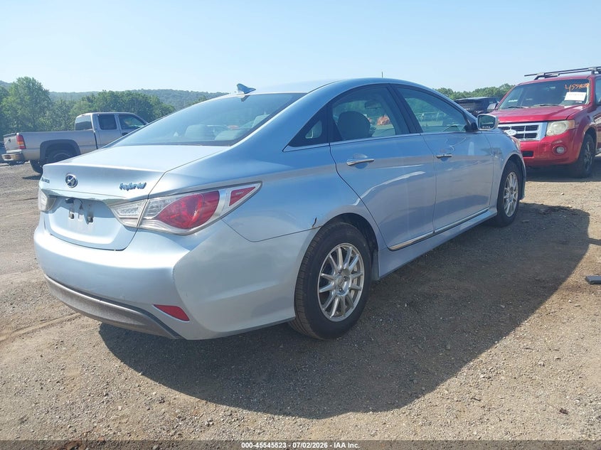 2011 Hyundai Sonata hybrid VIN KMHEC4A49BA004742 IAAI salvage auction — NORMAL WEAR, Clear (New York), sold $700 on 2026-07-23 (photo 4)