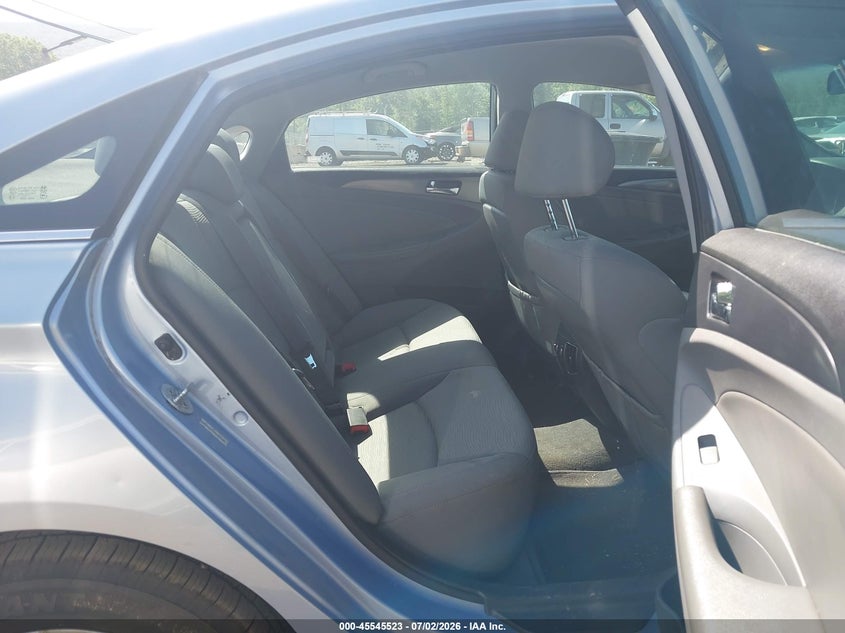 2011 Hyundai Sonata hybrid VIN KMHEC4A49BA004742 IAAI salvage auction — NORMAL WEAR, Clear (New York), sold $700 on 2026-07-23 (photo 8)