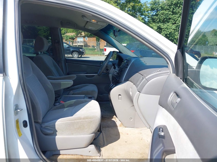 2006 Toyota Sienna VIN 5TDZA23C26S450129 IAAI salvage auction — NORMAL WEAR, Clear (Virginia), sold $500 on 2026-07-21 (photo 5)