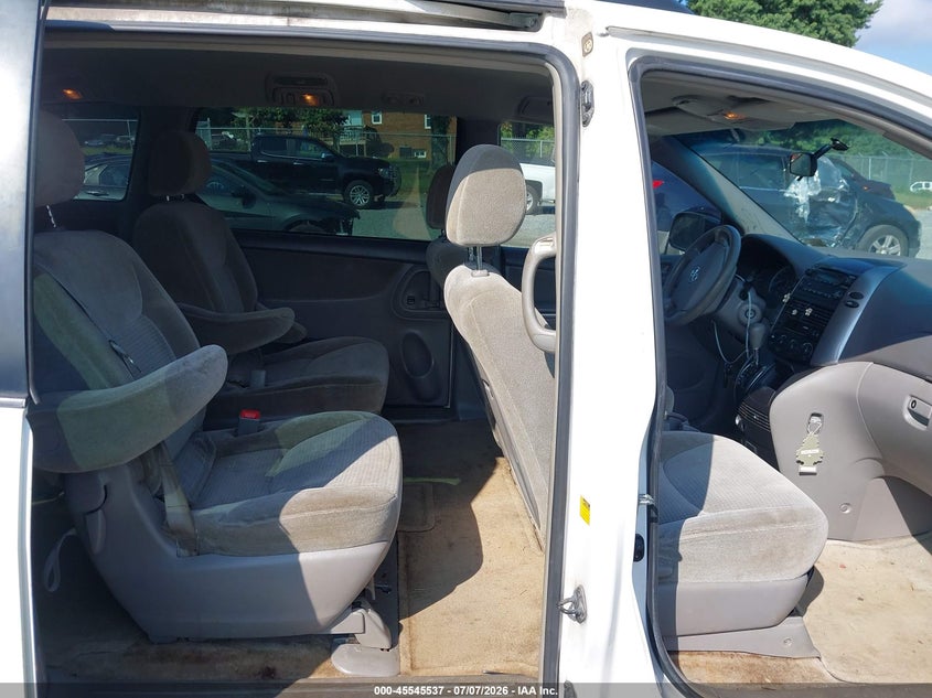 2006 Toyota Sienna VIN 5TDZA23C26S450129 IAAI salvage auction — NORMAL WEAR, Clear (Virginia), sold $500 on 2026-07-21 (photo 8)