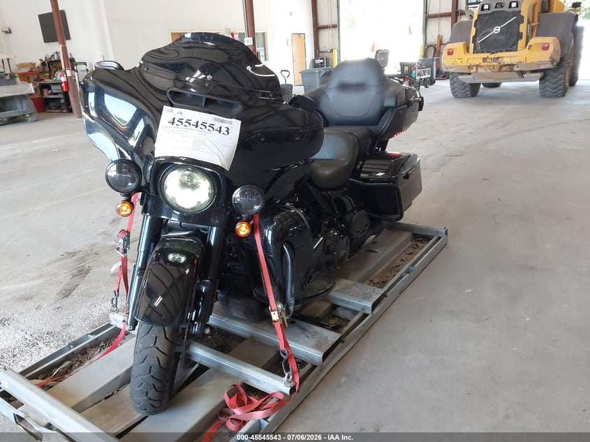 2022 Harley-davidson Electra glide VIN 1HD1KEF17NB644097 IAAI salvage auction — SIDE, Clear (Michigan), sold $12,000 on 2026-08-19 (photo 2)