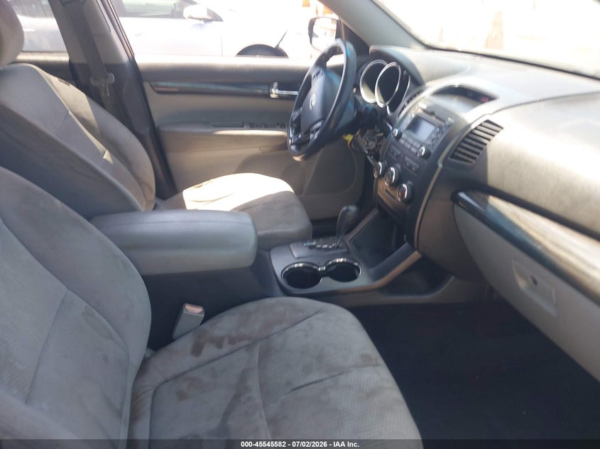2011 Kia Sorento VIN 5XYKTCA11BG056714 IAAI salvage auction — THEFT, Salvage (California), sold $875 on 2026-07-10 (photo 5)