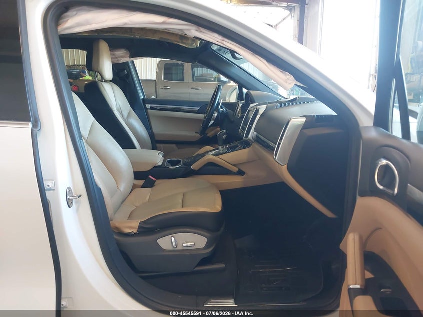 2016 Porsche Cayenne VIN WP1AA2A28GKA12052 IAAI salvage auction — FRONT END, Salvage (Michigan), sold $1,300 on 2026-08-11 (photo 5)