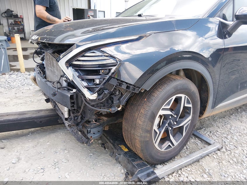 2024 Kia Sportage VIN KNDPU3DF5R7283504 IAAI salvage auction — FRONT END, Enterprise Vehicles Clear Only (Kansas), sold $3,900 on 2026-07-08 (photo 6)