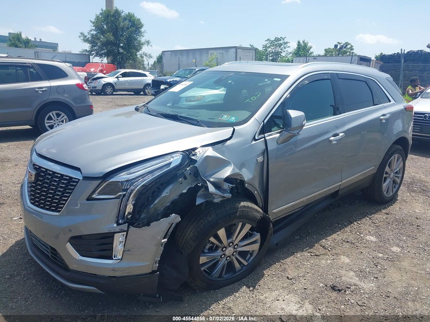 2025 Cadillac Xt5 VIN 1GYKNDRSXSZ151023 IAAI salvage auction — LEFT FRONT, Salvage Title, sold $14,600 on 2026-08-14 (photo 2)