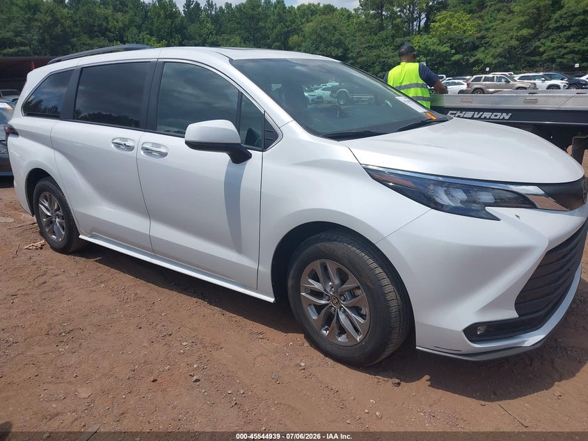 2026 Toyota Sienna VIN 5TDYRKEC6TS295677 IAAI salvage auction — NORMAL WEAR, Enterprise Vehicles Clear Only (Alabama), sold $36,275 on 2026-07-08 (photo 1)
