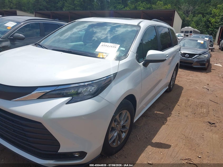 2026 Toyota Sienna VIN 5TDYRKEC6TS295677 IAAI salvage auction — NORMAL WEAR, Enterprise Vehicles Clear Only (Alabama), sold $36,275 on 2026-07-08 (photo 2)