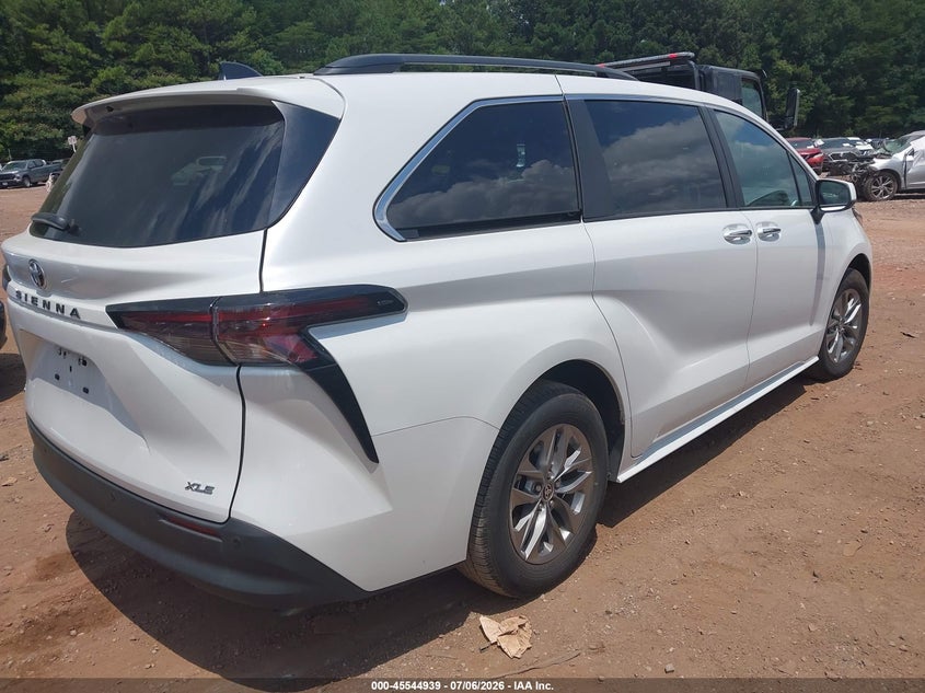 2026 Toyota Sienna VIN 5TDYRKEC6TS295677 IAAI salvage auction — NORMAL WEAR, Enterprise Vehicles Clear Only (Alabama), sold $36,275 on 2026-07-08 (photo 4)