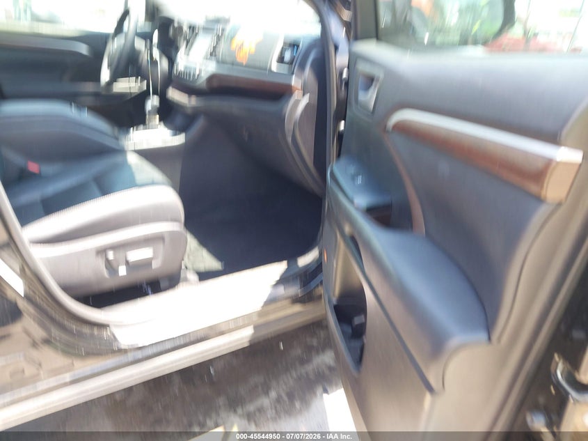 2016 Toyota Highlander VIN 5TDYKRFH8GS159371 IAAI salvage auction — FRONT END, Salvage (North Carolina), sold $7,400 on 2026-07-19 (photo 5)