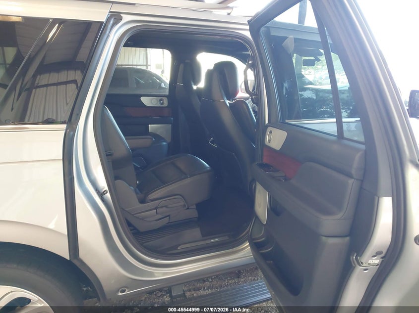 2024 Lincoln Navigator VIN 5LMJJ3LG5REL04767 IAAI salvage auction — FRONT END, Salvage Title, sold $15,100 on 2026-08-31 (photo 8)