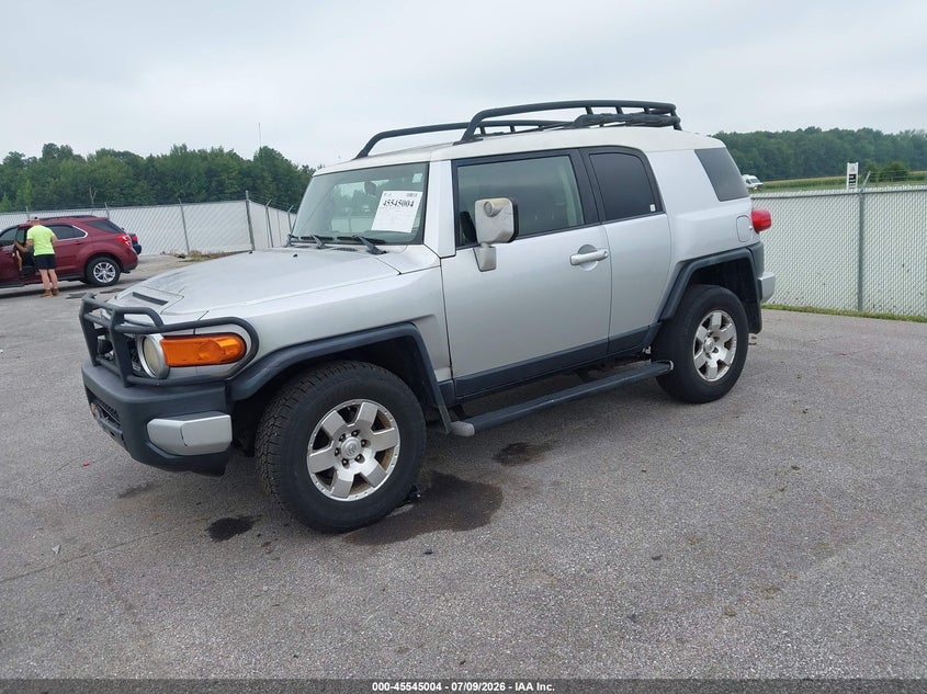 2008 Toyota Fj cruiser VIN JTEBU11F28K015570 IAAI salvage auction — NORMAL WEAR, Clear (Indiana), sold $2,150 on 2026-07-30 (photo 2)
