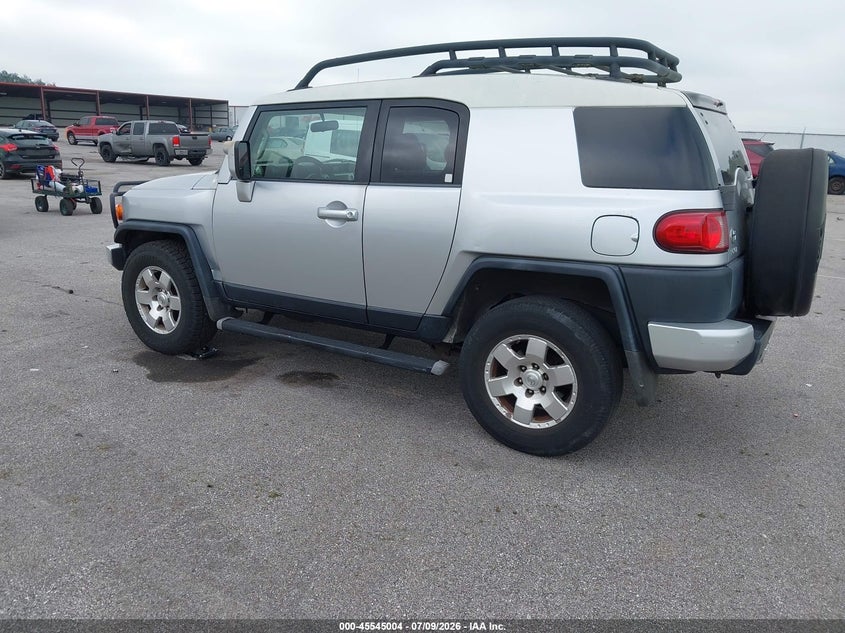 2008 Toyota Fj cruiser VIN JTEBU11F28K015570 IAAI salvage auction — NORMAL WEAR, Clear (Indiana), sold $2,150 on 2026-07-30 (photo 3)