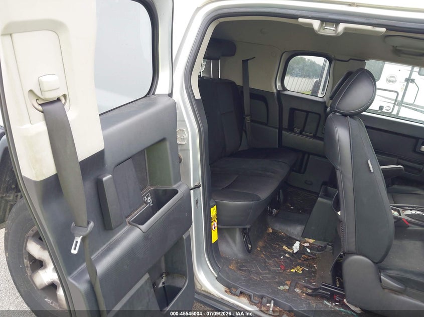 2008 Toyota Fj cruiser VIN JTEBU11F28K015570 IAAI salvage auction — NORMAL WEAR, Clear (Indiana), sold $2,150 on 2026-07-30 (photo 8)