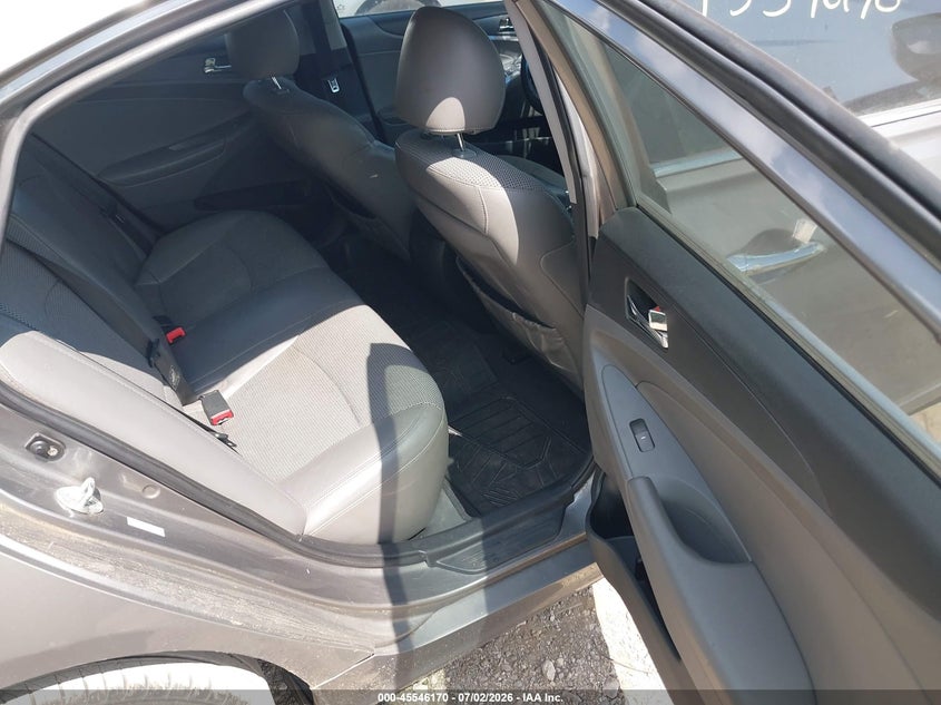 2011 Hyundai Sonata VIN 5NPEC4AC2BH061935 IAAI salvage auction — NORMAL WEAR, Clear (Indiana), sold $350 on 2026-07-29 (photo 8)