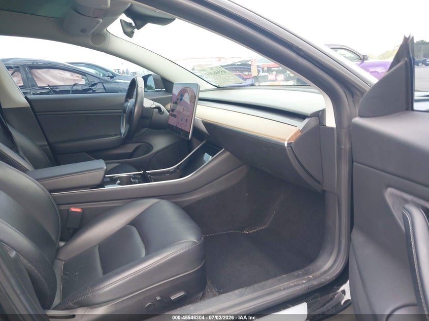 2019 Tesla Model 3 VIN 5YJ3E1EA2KF192936 IAAI salvage auction — REAR END, Salvage Title, sold $5,975 on 2026-08-01 (photo 5)