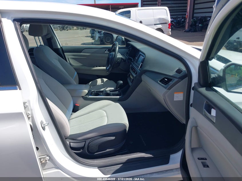 2018 Hyundai Sonata hybrid VIN KMHE24L37JA083494 IAAI salvage auction — NORMAL WEAR, Sf97 (Hawaii), sold $525 on 2026-07-28 (photo 5)
