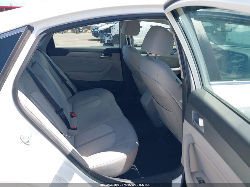 2018 Hyundai Sonata hybrid VIN KMHE24L37JA083494 IAAI salvage auction — NORMAL WEAR, Sf97 (Hawaii), sold $525 on 2026-07-28 (photo 8)