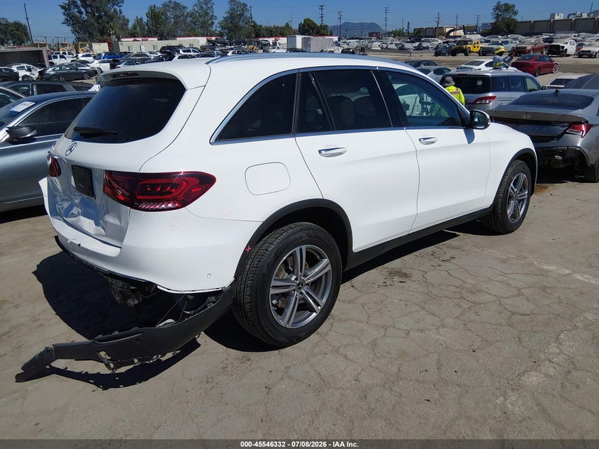 2022 Mercedes-benz Glc VIN W1N0G8DBXNV341897 IAAI salvage auction — REAR END, Salvage (California), sold $8,600 on 2026-07-29 (photo 4)