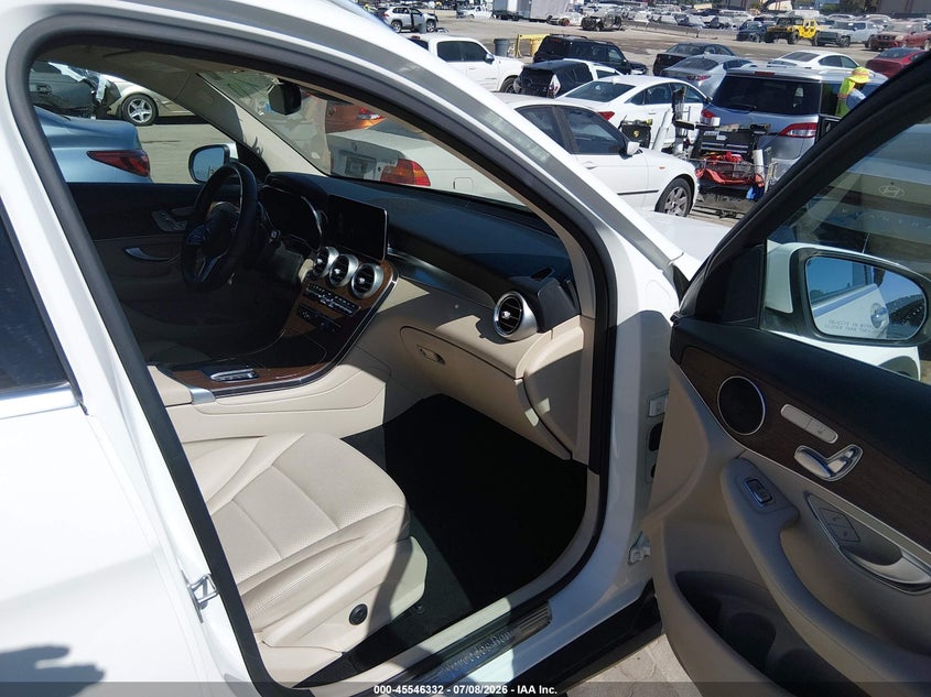 2022 Mercedes-benz Glc VIN W1N0G8DBXNV341897 IAAI salvage auction — REAR END, Salvage (California), sold $8,600 on 2026-07-29 (photo 5)
