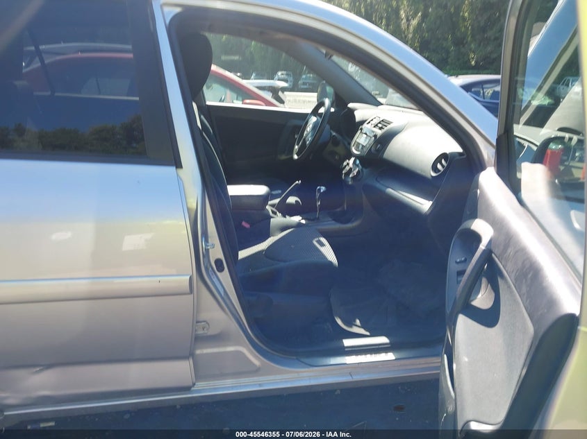 2011 Toyota Rav4 VIN JTMRF4DV0B5049112 IAAI salvage auction — NORMAL WEAR, Clear (Missouri), sold $600 on 2026-07-29 (photo 5)