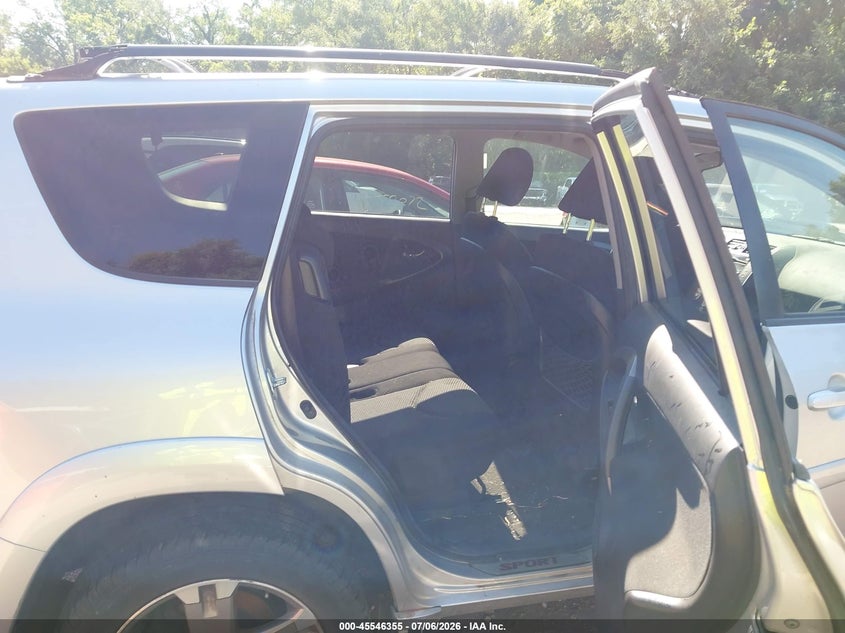 2011 Toyota Rav4 VIN JTMRF4DV0B5049112 IAAI salvage auction — NORMAL WEAR, Clear (Missouri), sold $600 on 2026-07-29 (photo 8)