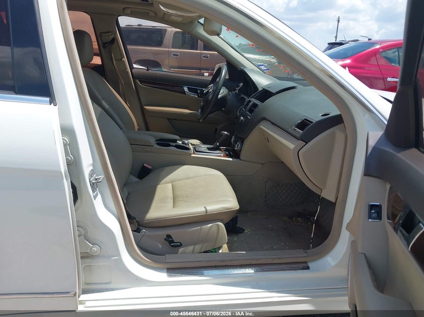 2010 Mercedes-benz C class VIN WDDGF5EB8AR090926 IAAI salvage auction — NORMAL WEAR, Original (Texas), sold $450 on 2026-08-05 (photo 5)
