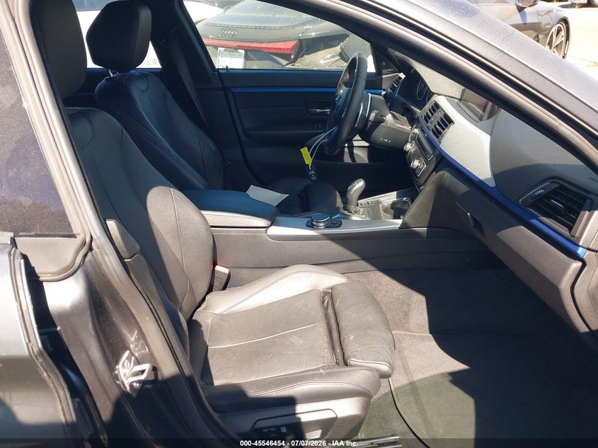 2015 BMW 4er VIN WBA4A5C50FGK15457 IAAI salvage auction — SIDE, Salvage Title, sold $2,250 on 2026-08-12 (photo 5)