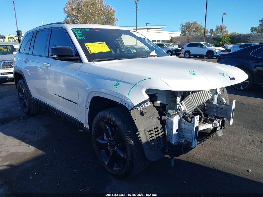2024 Jeep Grand cherokee VIN 1C4RJGBGXRC250722 IAAI salvage auction — LEFT FRONT, Salvage Certificate (California), sold $9,575 on 2026-07-31 (photo 1)