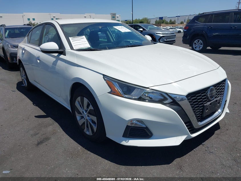 2020 Nissan Altima VIN 1N4BL4BV1LC120396 IAAI salvage auction — LEFT SIDE, Salvage Title, sold $4,900 on 2026-07-17 (photo 1)