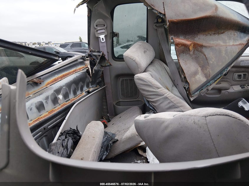2002 Toyota Tacoma VIN 5TESN92N52Z890909 IAAI salvage auction — ROLLOVER, Non-Repairable (California), sold $900 on 2026-07-20 (photo 8)