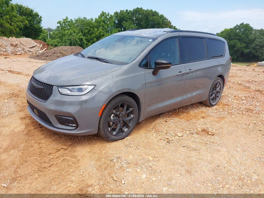 2025 Chrysler Pacifica VIN 2C4RC1GG0SR566143 IAAI salvage auction — HAIL, Salvage Title, sold $11,550 on 2026-07-15 (photo 2)