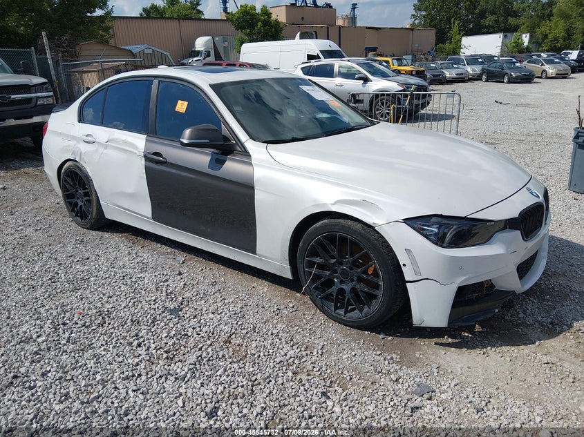 2013 BMW 3er VIN WBA3A5G54DNP25874 IAAI salvage auction — BIOHAZARD/CHEMICAL, Salvage Title, sold $250 on 2026-08-19 (photo 1)