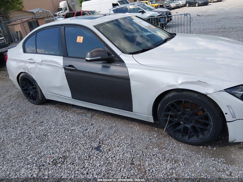 2013 BMW 3er VIN WBA3A5G54DNP25874 IAAI salvage auction — BIOHAZARD/CHEMICAL, Salvage Title, sold $250 on 2026-08-19 (photo 6)