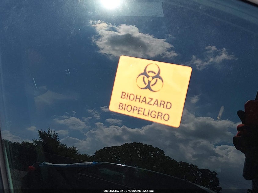2013 BMW 3er VIN WBA3A5G54DNP25874 IAAI salvage auction — BIOHAZARD/CHEMICAL, Salvage Title, sold $250 on 2026-08-19 (photo 8)
