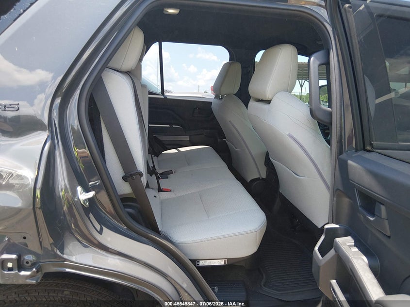 2025 Toyota 4runner VIN JTEVA5BR9S5060291 IAAI salvage auction — RIGHT SIDE, Salvage Title, sold $26,450 on 2026-08-01 (photo 8)