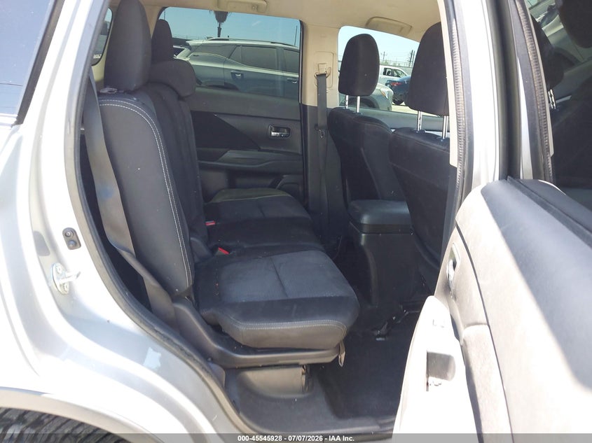2018 Mitsubishi Outlander VIN JA4AZ3A37JZ052916 IAAI salvage auction — REAR END, Salvage Title, sold $2,325 on 2026-07-29 (photo 8)