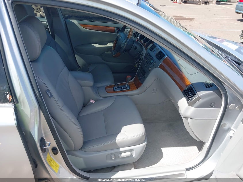 2005 Lexus Es 330 VIN JTHBA30G255100274 IAAI salvage auction — NORMAL WEAR, Clear (Hawaii), sold $400 on 2026-07-28 (photo 5)