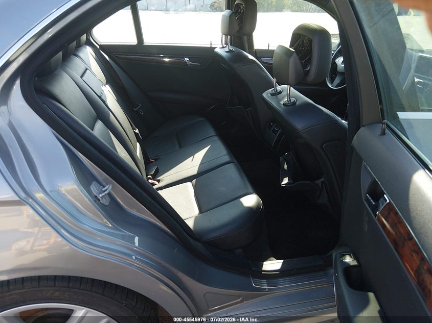 2010 Mercedes-benz C class VIN WDDGF8BB3AF442110 IAAI salvage auction — NORMAL WEAR, Clear (Missouri), sold $900 on 2026-08-01 (photo 8)