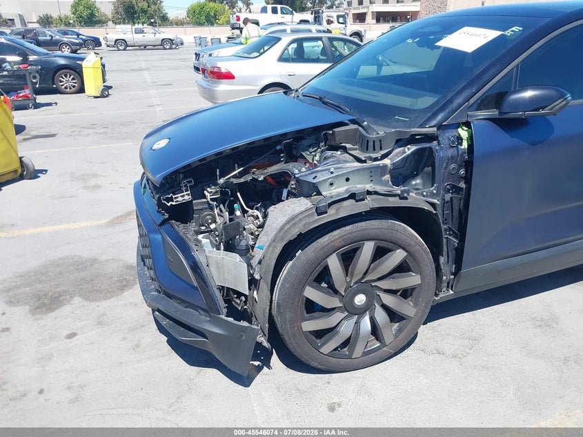 2023 Fisker Ocean VIN VCF1ZBU22PG005672 IAAI salvage auction — LEFT FRONT, Salvage Title, sold $8,300 on 2026-08-24 (photo 6)