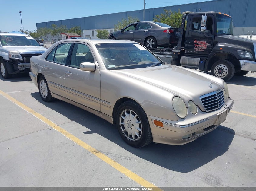 2000 Mercedes-benz E-class VIN WDBJF65J9YB060316 IAAI salvage auction — FRONT END, Salvage (California), sold $1,300 on 2026-07-17 (photo 1)
